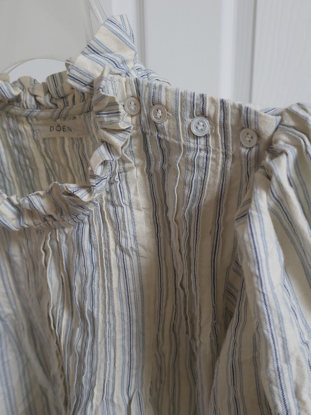 Doen Darien Top In Chambray Stripe - Blues & Natural - Pintucks Rickrack Ruffles - Picture 2 of 12